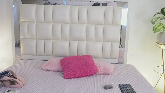 Anais aradia online show from 02/11/25, 05:05