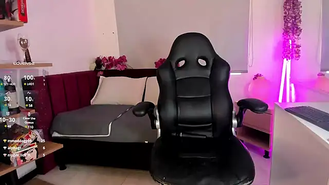 mia thompsonn  online show from 01/24/25, 05:32