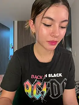 Snapshot of Your_Honeey chatting on 12/28/24, 12:57 Your Honeey online show from 12/28/24, 12:57