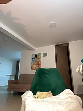 Snapshot of Your_Honeey chatting on 10/07/25, 02:09 Your Honeey online show from 10/07/25, 02:09