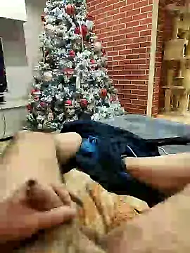 Snapshot of orsettoCum chatting on 12/14/24, 10:39 orsettoCum online show from 12/14/24, 10:39