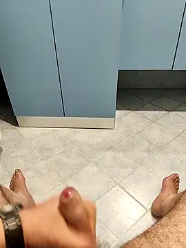 Snapshot of orsettoCum chatting on 04/17/26, 08:45 orsettoCum online show from 04/17/26, 08:45