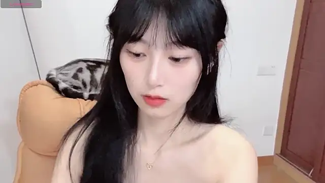 4uoki online show from 10/19/25, 02:18