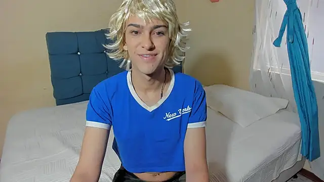 Snapshot of sweet1Girl chatting on 10/25/25, 12:02 sweet1Girl online show from 10/25/25, 12:02