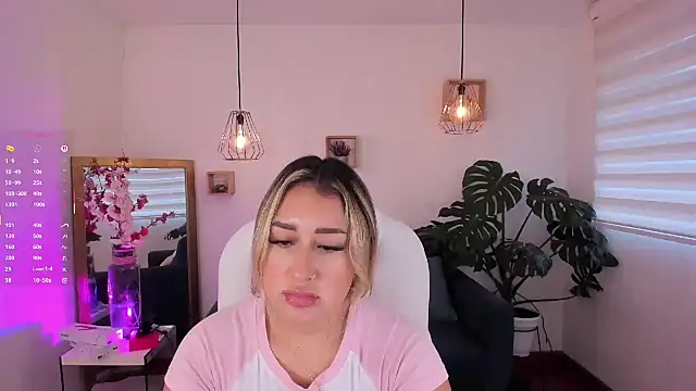 Snapshot of dina_ride chatting on 09/18/25, 12:40 dina ride online show from 09/18/25, 12:40