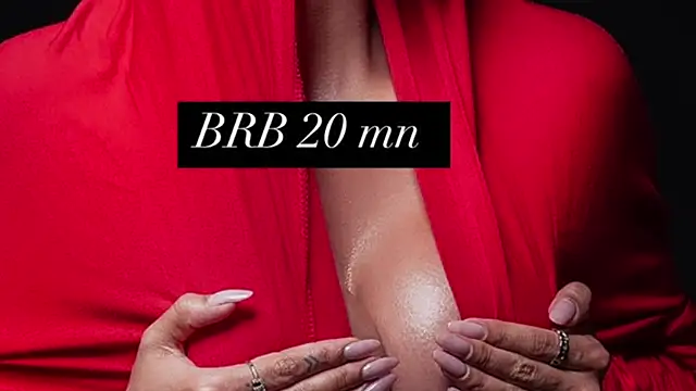 Snapshot of liah_v chatting on 01/18/25, 11:11 liah v online show from 01/18/25, 11:11