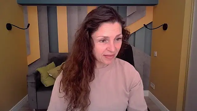 EllaLong online show from 04/01/26, 11:33