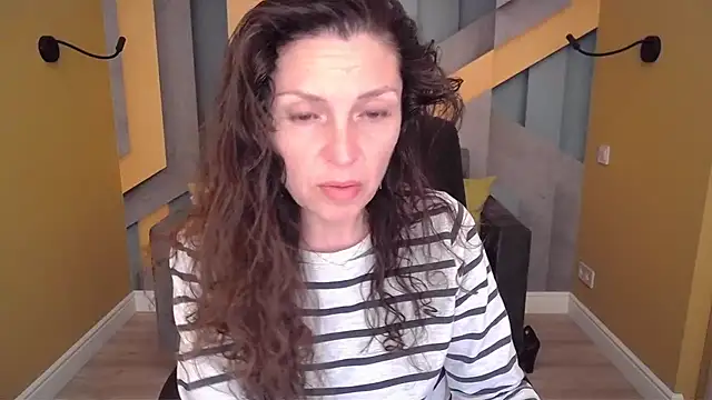 EllaLong online show from 04/15/26, 11:28