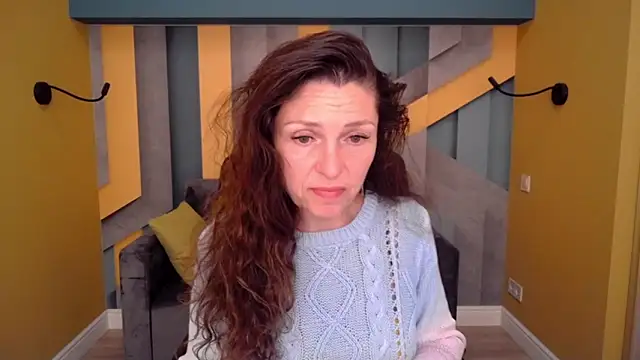 Snapshot of EllaLong chatting on 04/22/26, 11:34 EllaLong online show from 04/22/26, 11:34