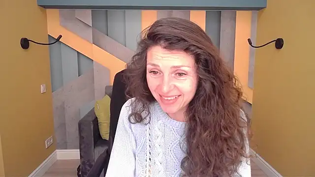 Snapshot of EllaLong chatting on 04/28/26, 11:37 EllaLong online show from 04/28/26, 11:37
