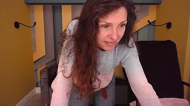 Snapshot of EllaLong chatting on 05/02/26, 11:37 EllaLong online show from 05/02/26, 11:37