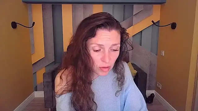 Snapshot of EllaLong chatting on 05/20/26, 02:45 EllaLong online show from 05/20/26, 02:45