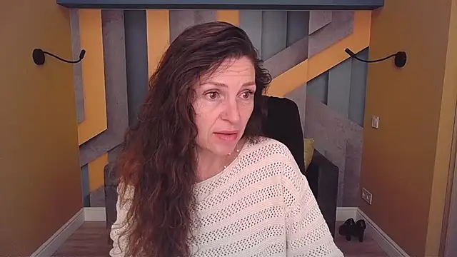 Snapshot of EllaLong chatting on 05/30/26, 11:18 EllaLong online show from 05/30/26, 11:18