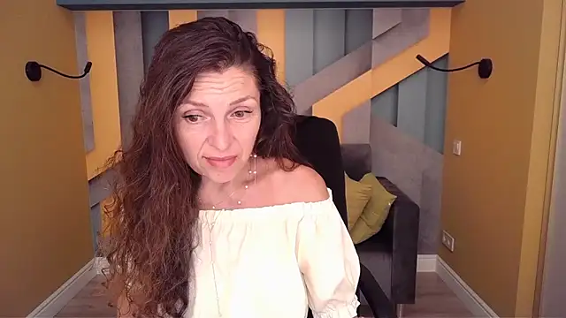 Snapshot of EllaLong chatting on 06/19/26, 11:36 EllaLong online show from 06/19/26, 11:36