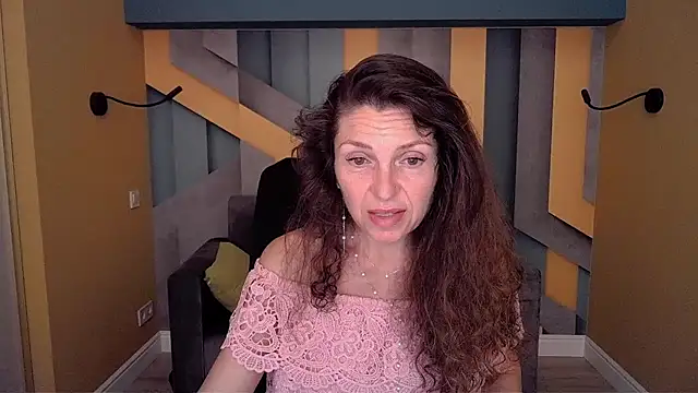 Snapshot of EllaLong chatting on 06/26/26, 11:36 EllaLong online show from 06/26/26, 11:36