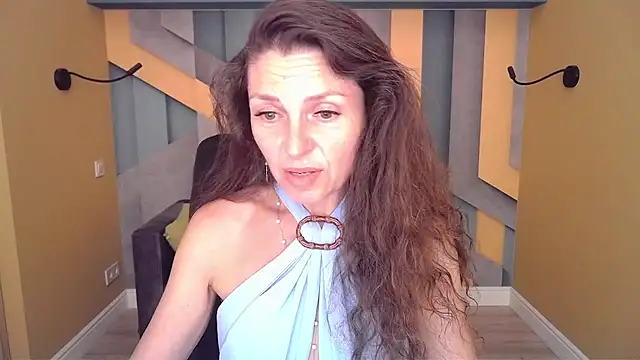 Snapshot of EllaLong chatting on 06/27/26, 11:26 EllaLong online show from 06/27/26, 11:26