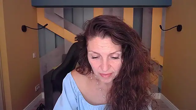 Snapshot of EllaLong chatting on 07/06/26, 11:29 EllaLong online show from 07/06/26, 11:29
