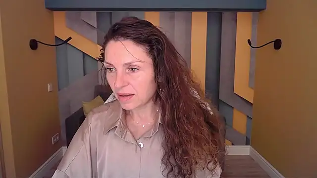 Snapshot of EllaLong chatting on 07/15/26, 11:48 EllaLong online show from 07/15/26, 11:48