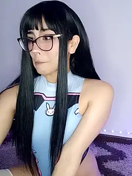 Snapshot of Cinamon_tits chatting on 09/18/25, 04:47 Cinamon tits online show from 09/18/25, 04:47