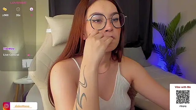 dakottaa  online show from 01/22/25, 10:26