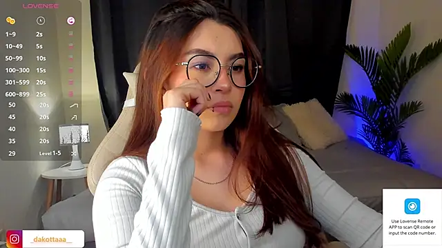 dakottaa  online show from 03/12/25, 11:12