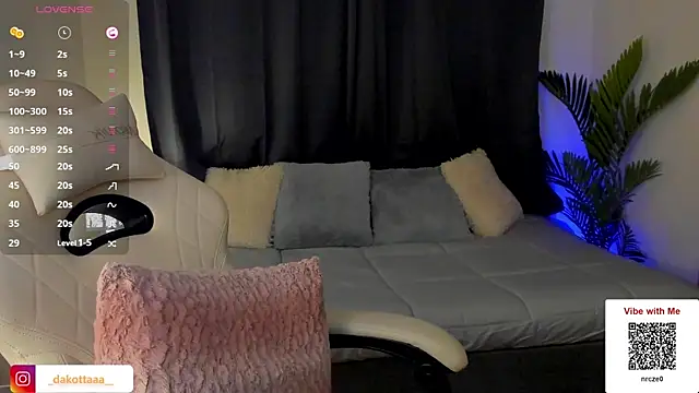 dakottaa  online show from 03/18/25, 02:47