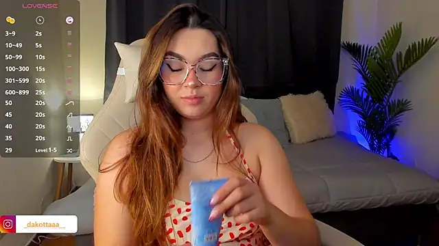 dakottaa  online show from 10/25/25, 11:21