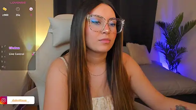 dakottaa  online show from 02/07/26, 11:41