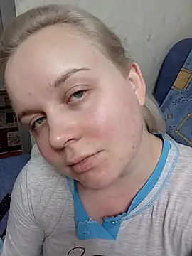 Karolina love  online show from 09/17/25, 09:38