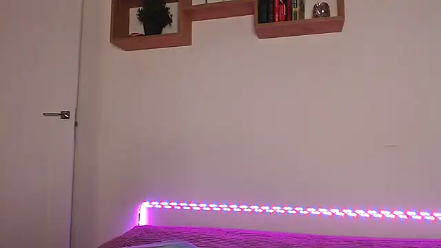 Karolina love  online show from 11/23/25, 05:35