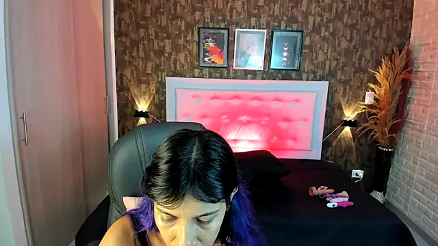 kitty  horny online show from 02/06/25, 10:48