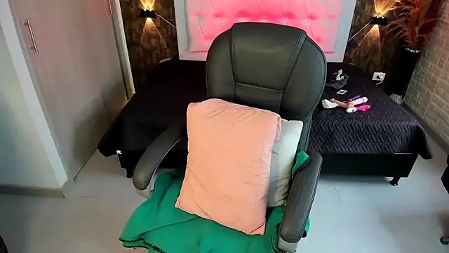 kitty  horny online show from 02/06/25, 01:54