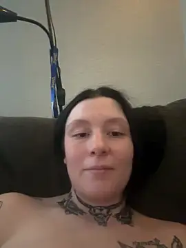 Snapshot of theLovelyLadyLavender chatting on 03/02/26, 10:38 theLovelyLadyLavender online show from 03/02/26, 10:38