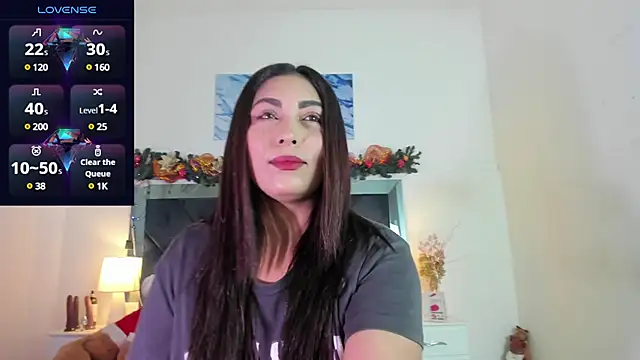 Snapshot of Lauralove_69 chatting on 12/11/24, 07:46 Lauralove 69 online show from 12/11/24, 07:46