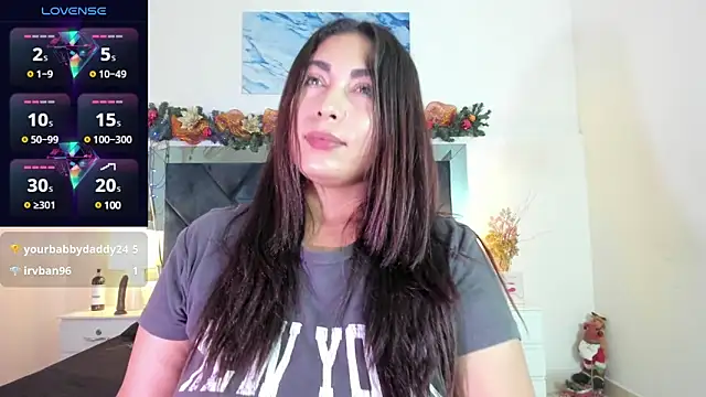 Snapshot of Lauralove_69 chatting on 12/15/24, 05:53 Lauralove 69 online show from 12/15/24, 05:53