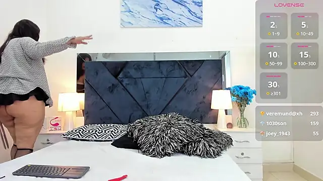 Snapshot of Lauralove_69 chatting on 03/10/25, 08:45 Lauralove 69 online show from 03/10/25, 08:45