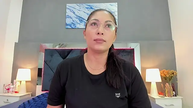 Snapshot of Lauralove_69 chatting on 10/21/25, 07:25 Lauralove 69 online show from 10/21/25, 07:25