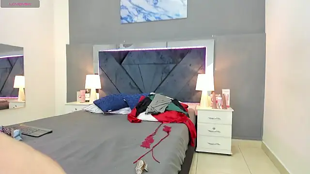 Lauralove 69 online show from 03/14/26, 06:35