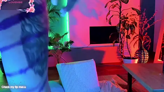 Megan inked online show from 10/04/25, 03:37