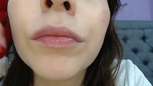 Snapshot of LilaSuni chatting on 12/20/24, 05:18 LilaSuni online show from 12/20/24, 05:18