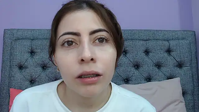 Snapshot of LilaSuni chatting on 12/26/24, 03:42 LilaSuni online show from 12/26/24, 03:42