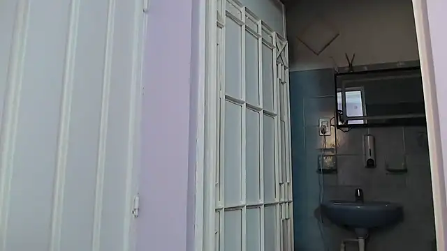 Snapshot of LilaSuni chatting on 10/20/25, 06:19 LilaSuni online show from 10/20/25, 06:19