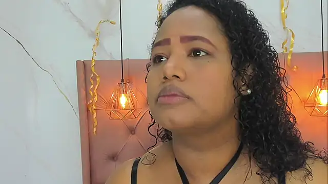 Snapshot of Belle_Brunette chatting on 04/25/26, 01:41 Belle Brunette online show from 04/25/26, 01:41