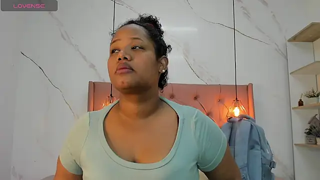 Snapshot of Belle_Brunette chatting on 06/14/26, 12:51 Belle Brunette online show from 06/14/26, 12:51