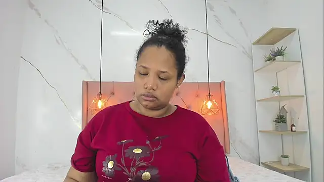 Snapshot of Belle_Brunette chatting on 07/15/26, 12:10 Belle Brunette online show from 07/15/26, 12:10