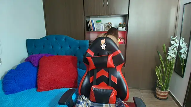 valeria teiku online show from 12/18/25, 12:27