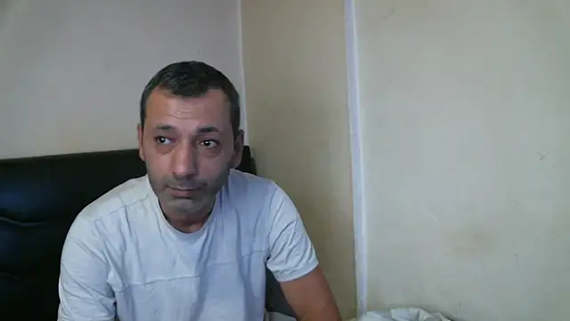 Snapshot of Rator_2 chatting on 12/03/25, 08:07 Rator 2 online show from 12/03/25, 08:07