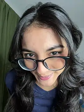 Snapshot of Cat2525 chatting on 12/16/24, 01:53 Cat2525 online show from 12/16/24, 01:53