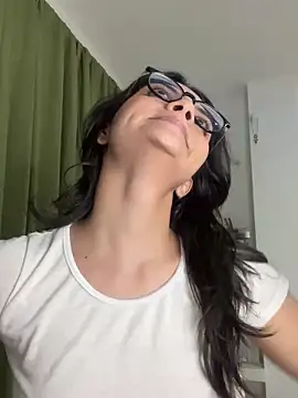 Snapshot of Cat2525 chatting on 12/27/24, 01:22 Cat2525 online show from 12/27/24, 01:22