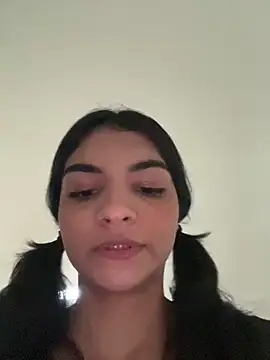 Snapshot of Cat2525 chatting on 12/29/24, 07:32 Cat2525 online show from 12/29/24, 07:32